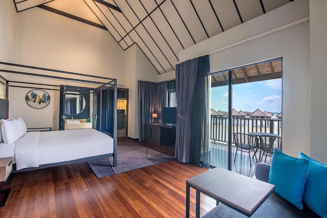Ark Goldcoast Resort Сепанг Экстерьер фото