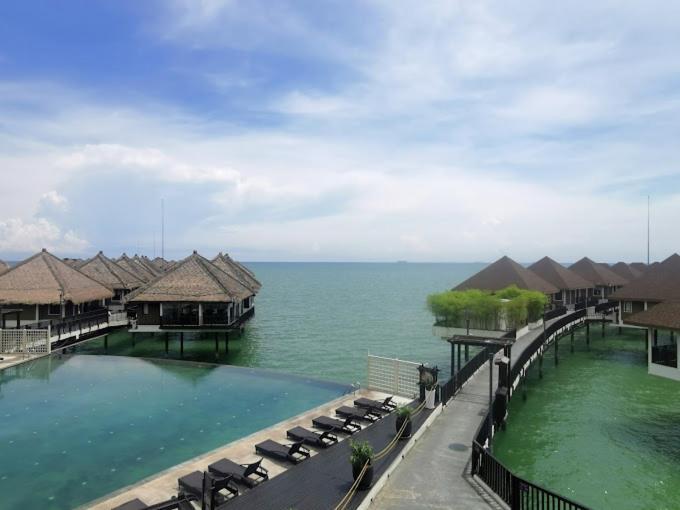 Ark Goldcoast Resort Сепанг Экстерьер фото