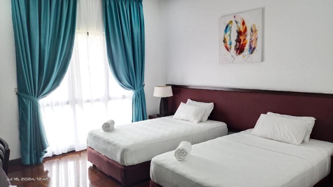 Ark Goldcoast Resort Сепанг Экстерьер фото