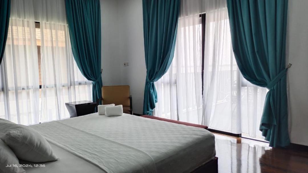 Ark Goldcoast Resort Сепанг Экстерьер фото
