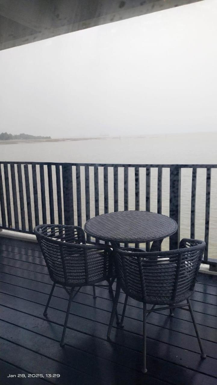 Ark Goldcoast Resort Сепанг Экстерьер фото