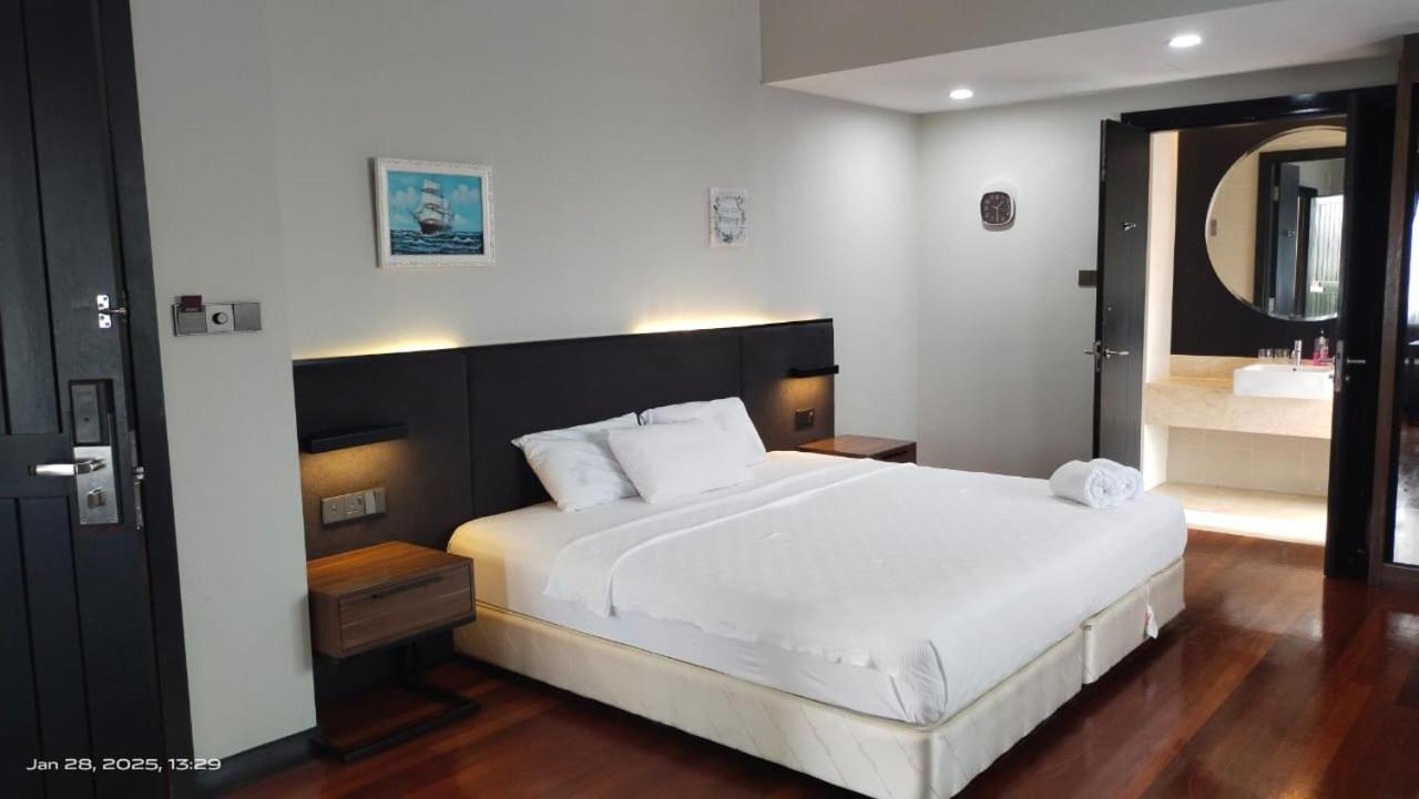 Ark Goldcoast Resort Сепанг Экстерьер фото