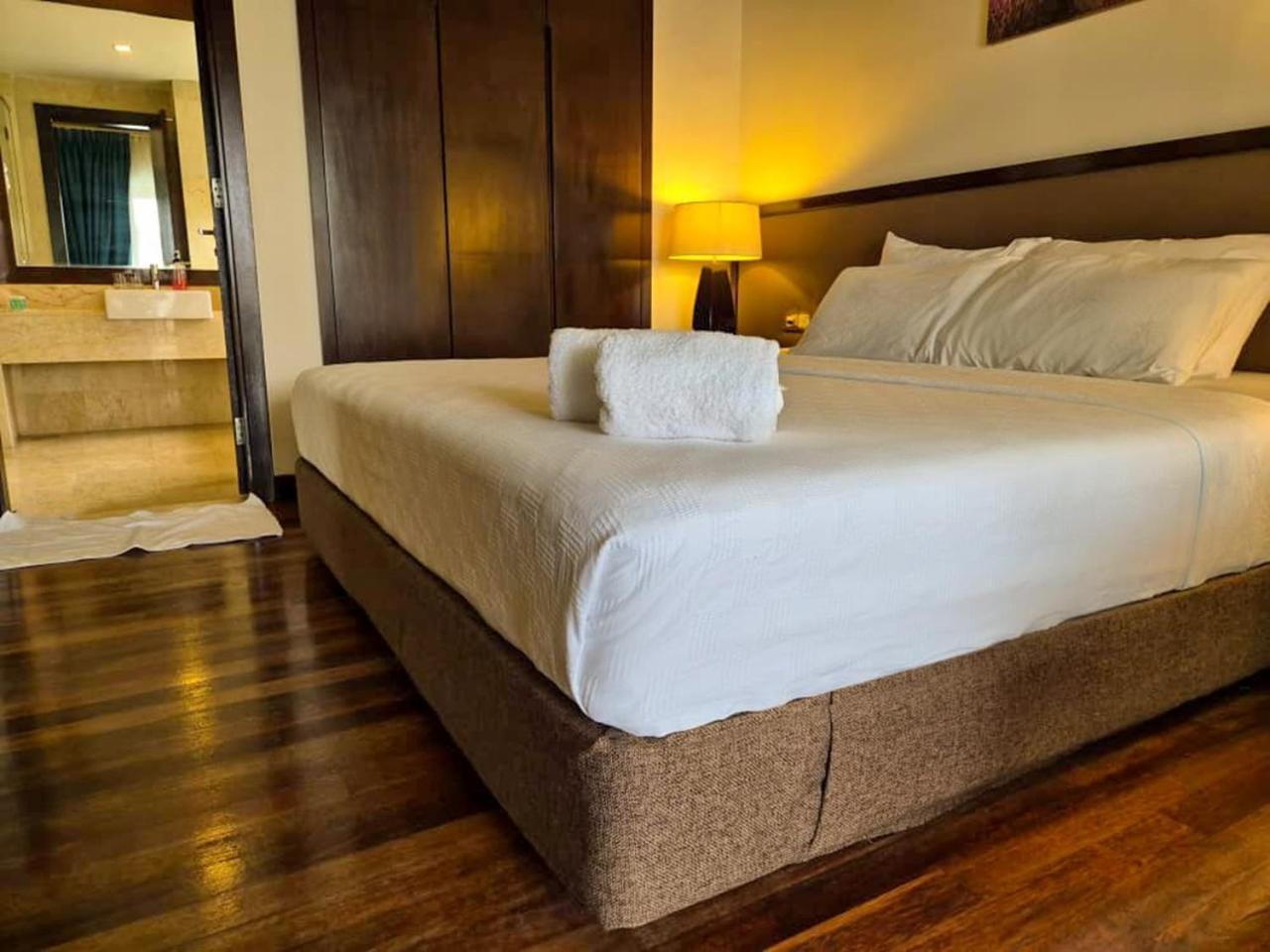 Ark Goldcoast Resort Сепанг Экстерьер фото